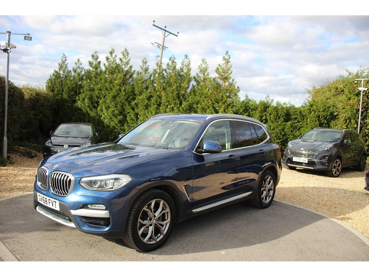 BMW X3 view 5