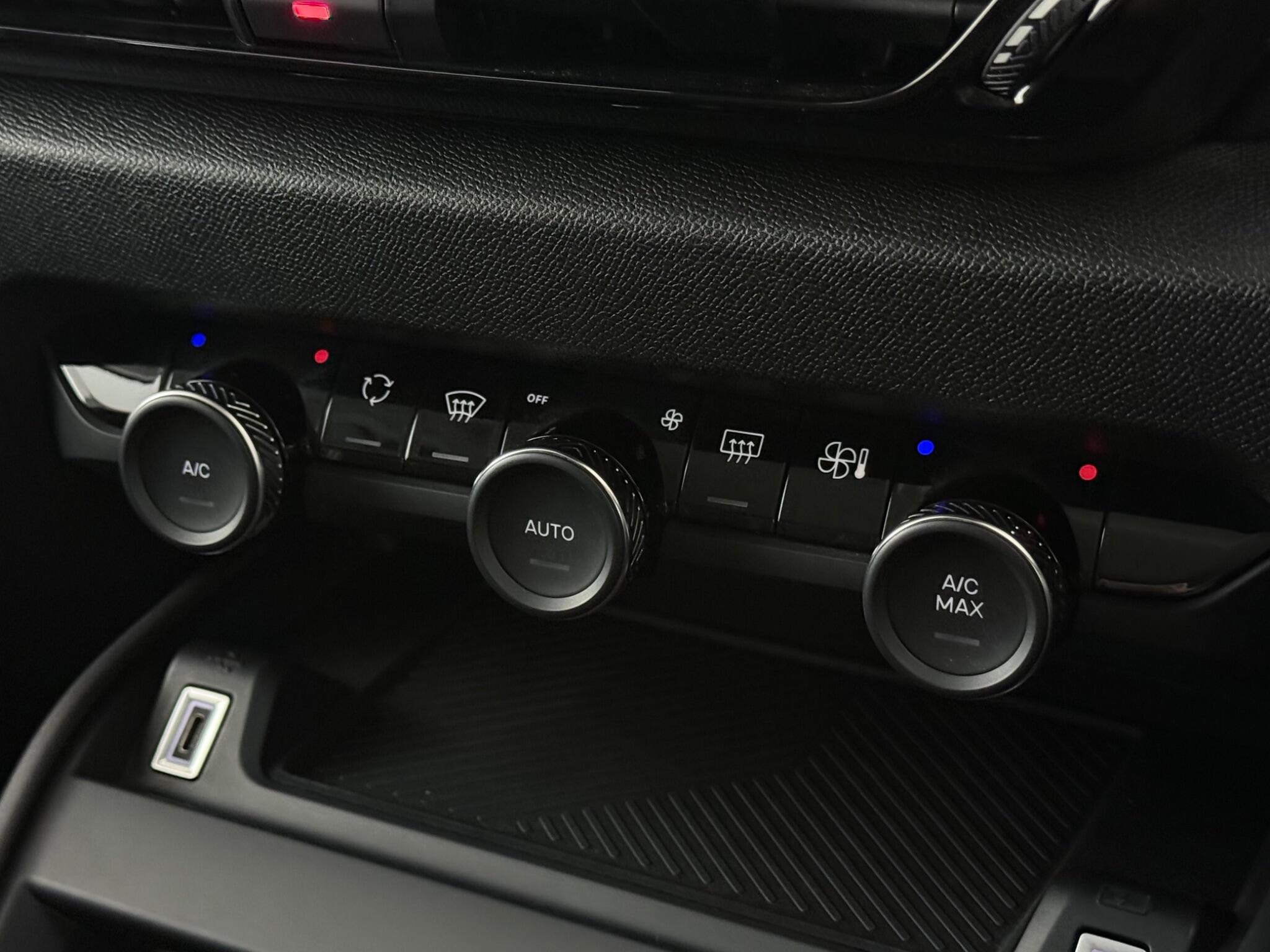 Citroen C4 view 14