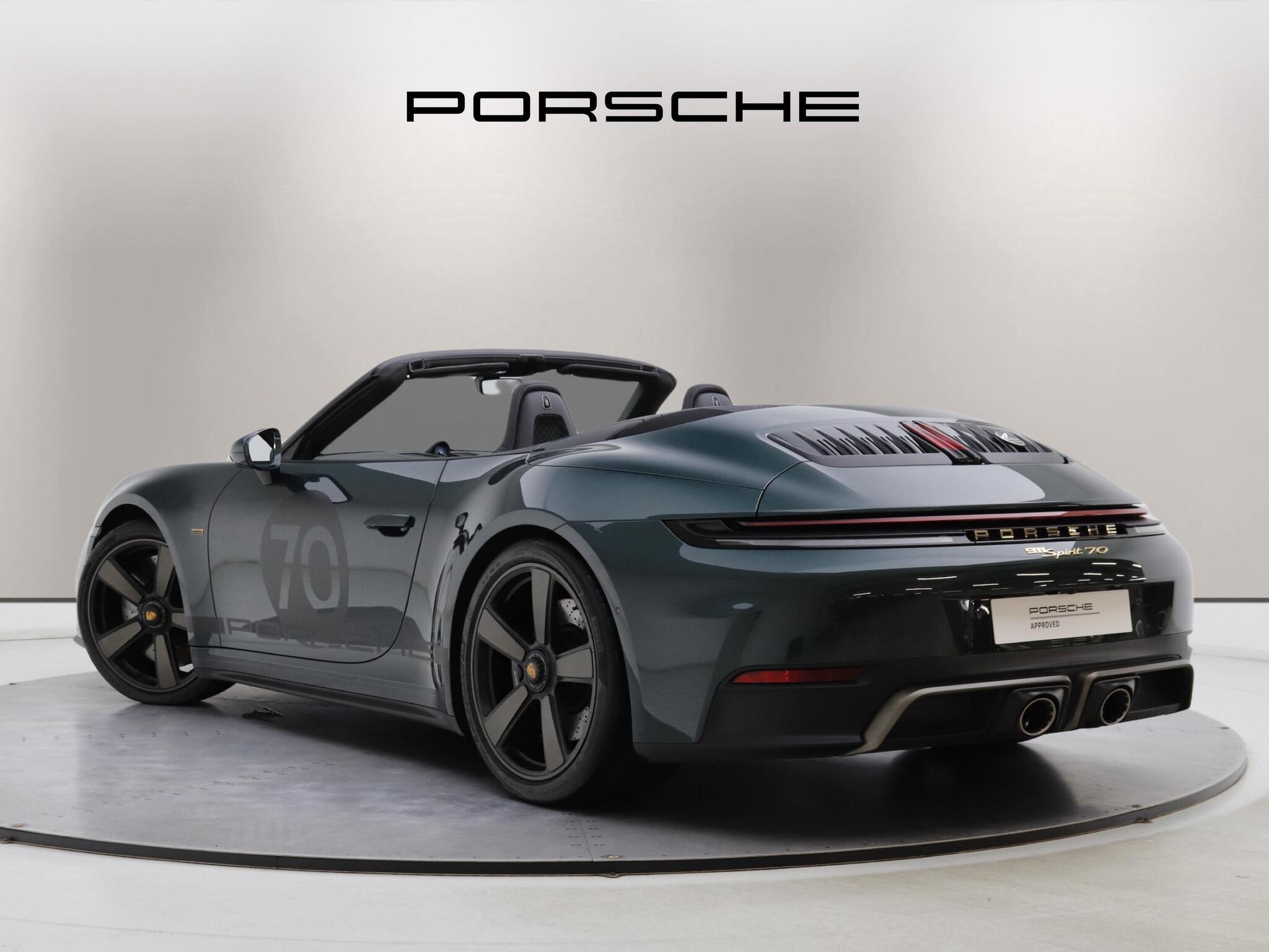 Porsche 911 view 2
