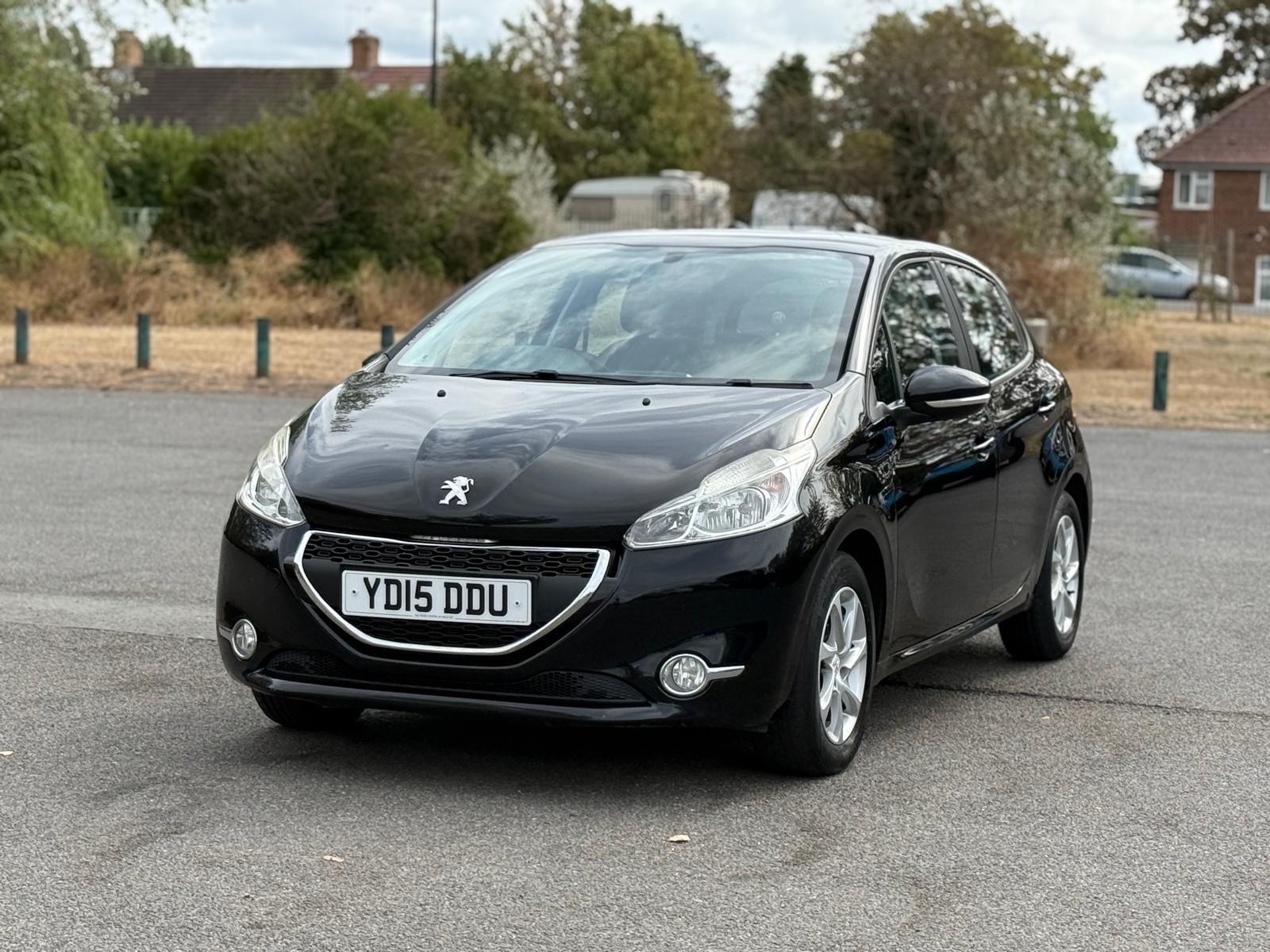 Peugeot 208 view 4