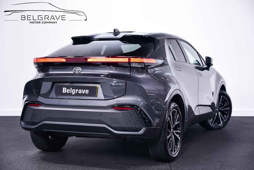 Toyota C-HR view 3
