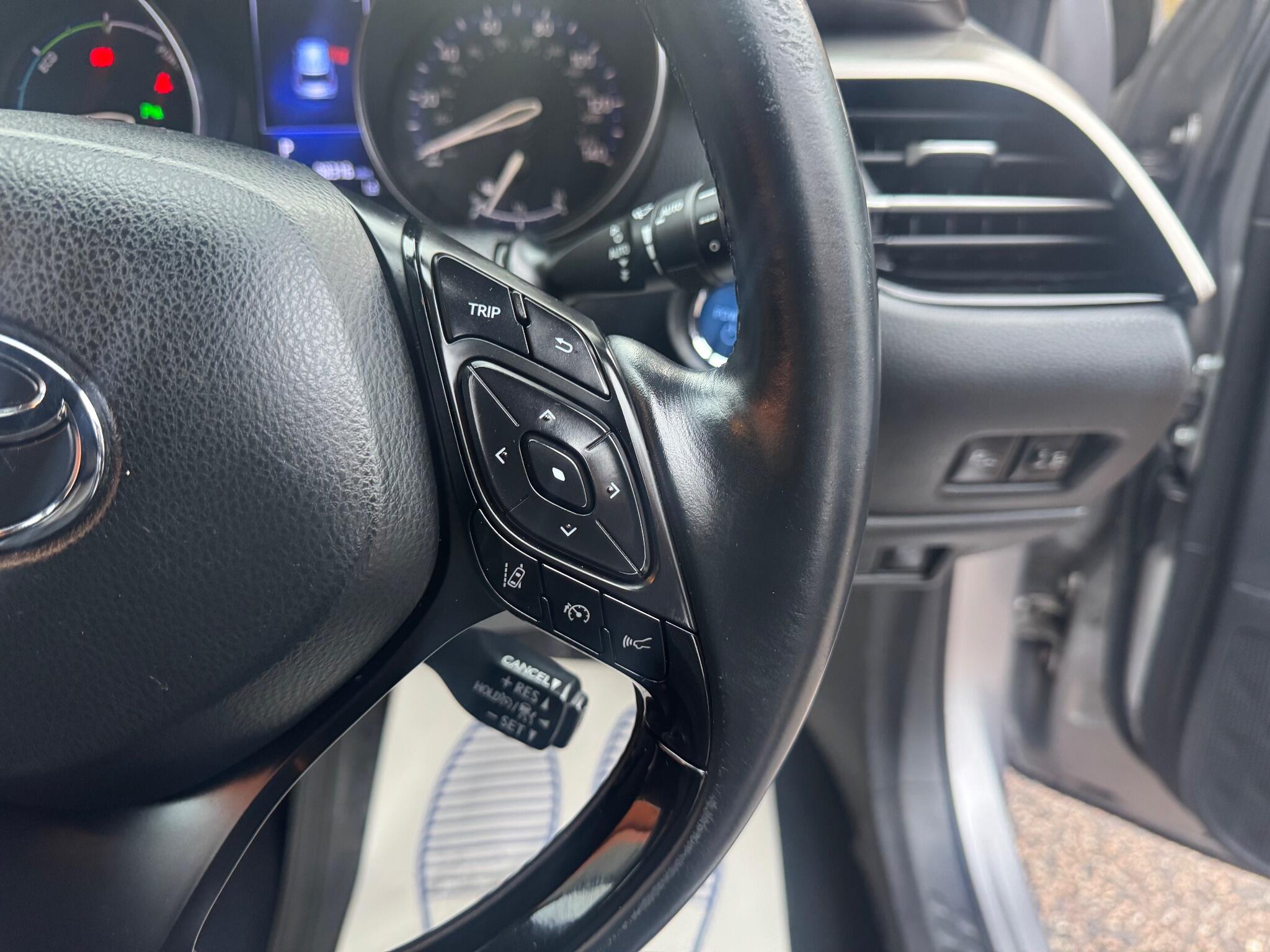 Toyota C-HR view 14