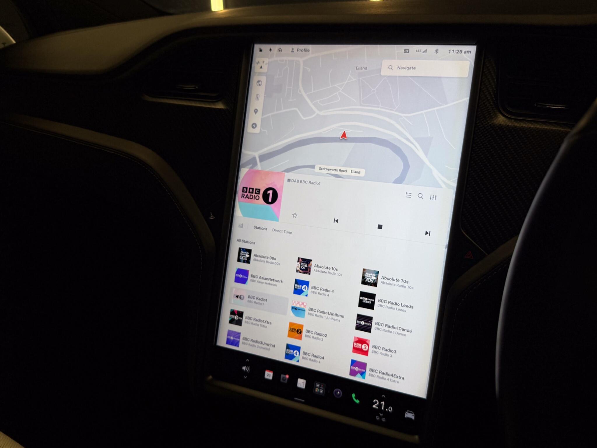 Tesla Model X view 27