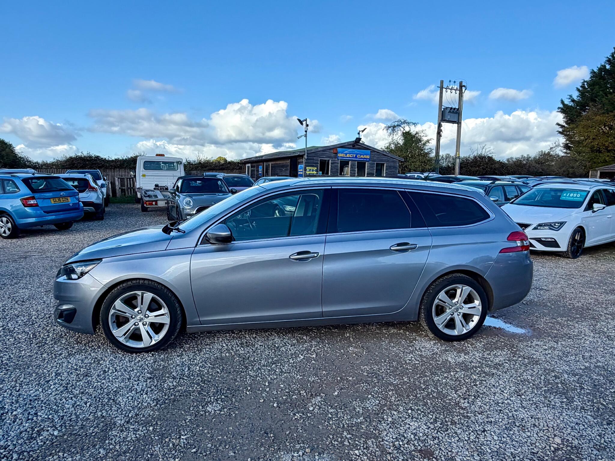 Peugeot 308 view 6