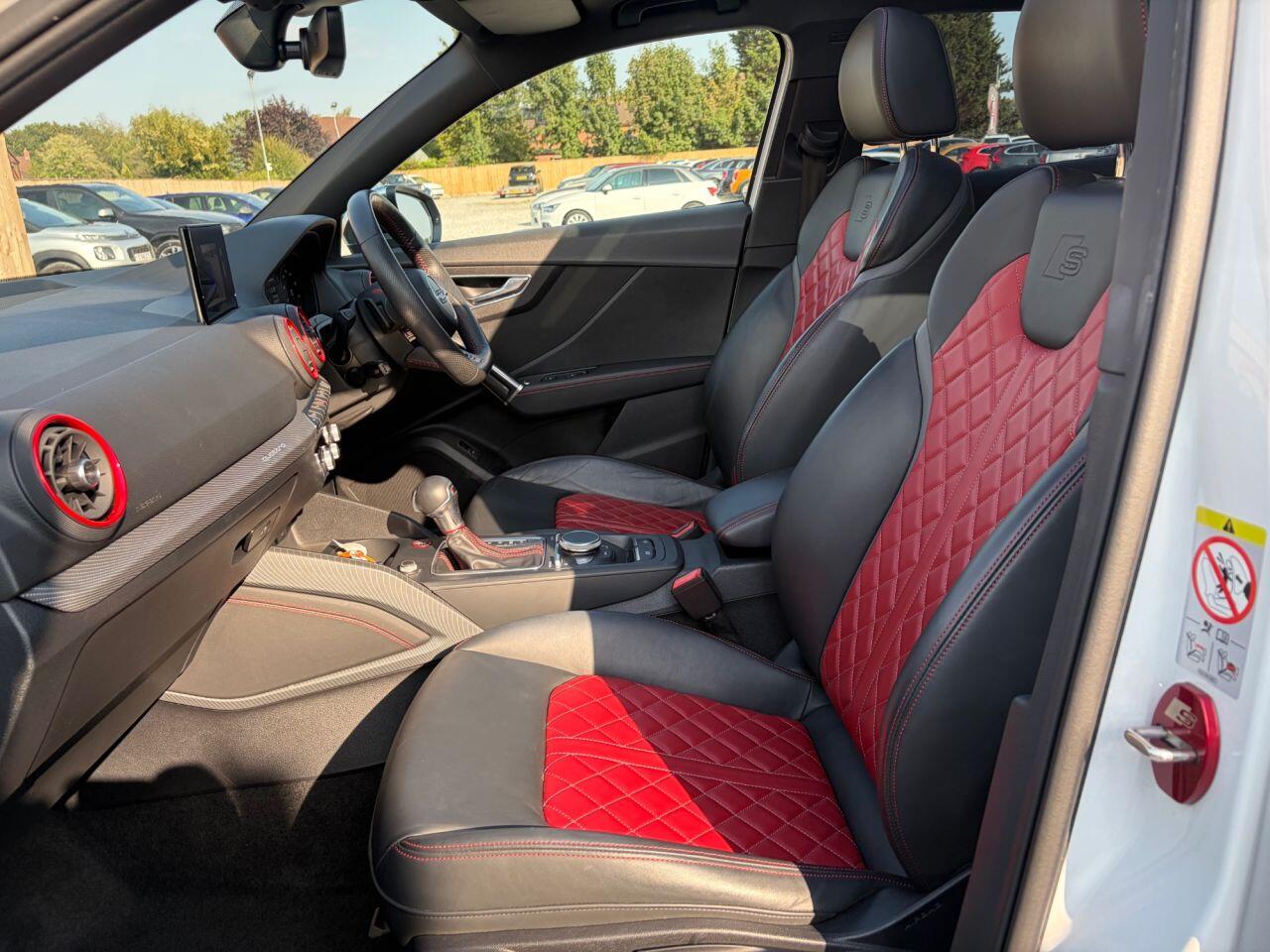 Audi SQ2 view 21