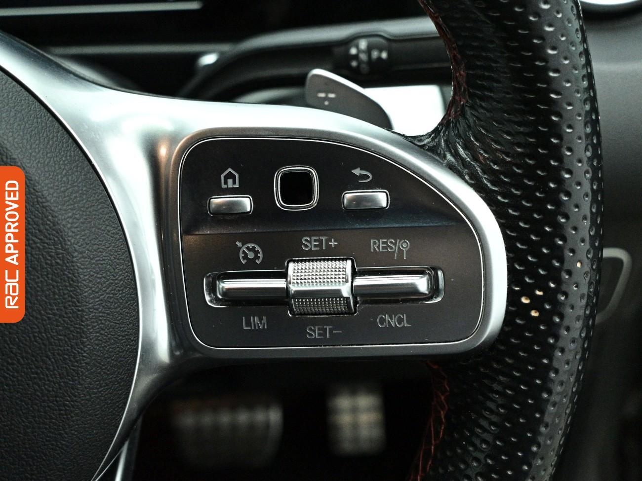 Mercedes-Benz GLB view 24