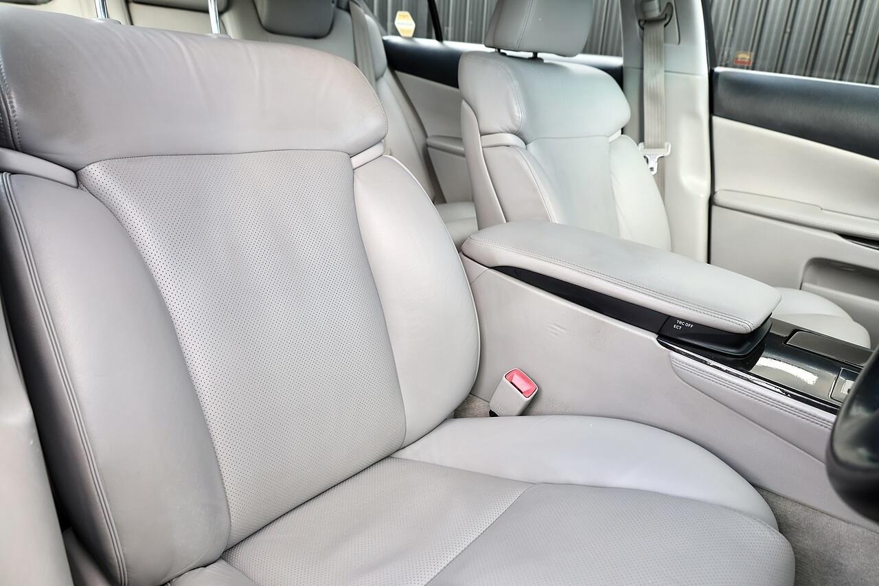 Lexus GS view 26