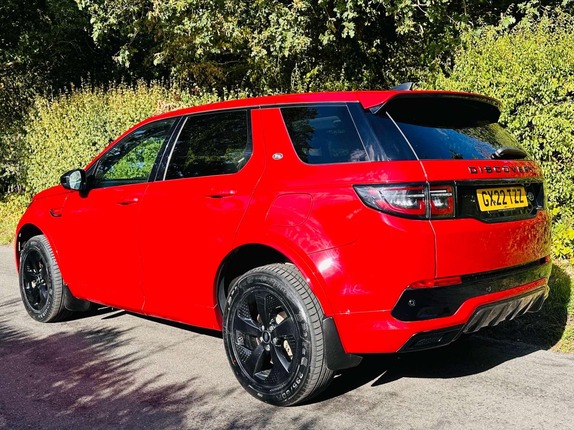 Land Rover Discovery Sport view 34