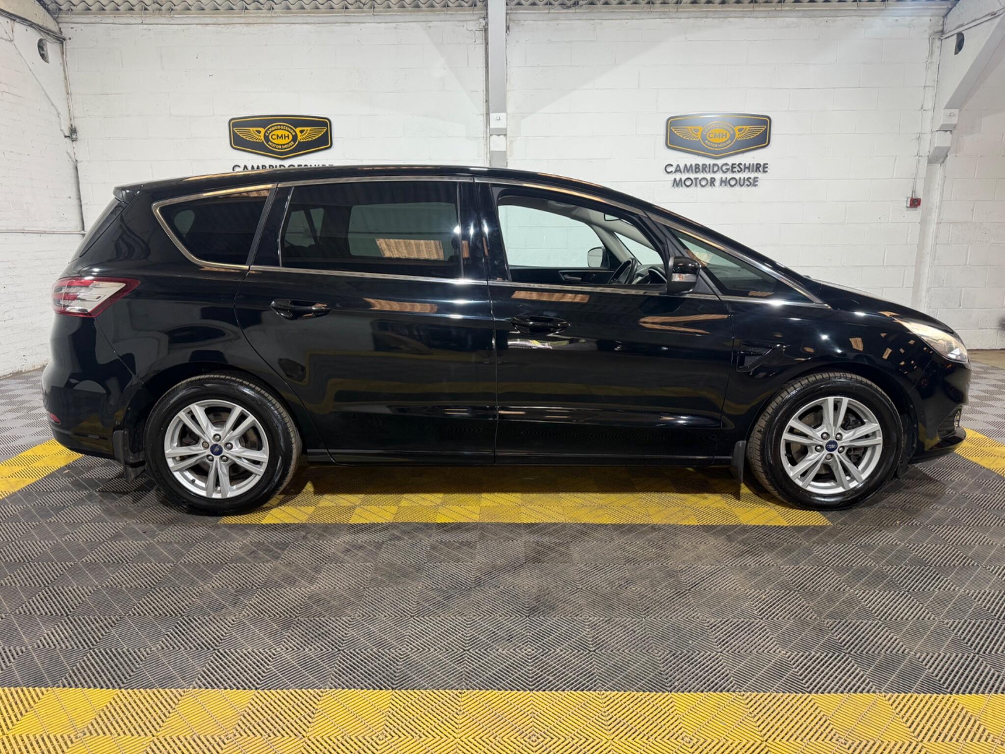 Ford S-Max view 14