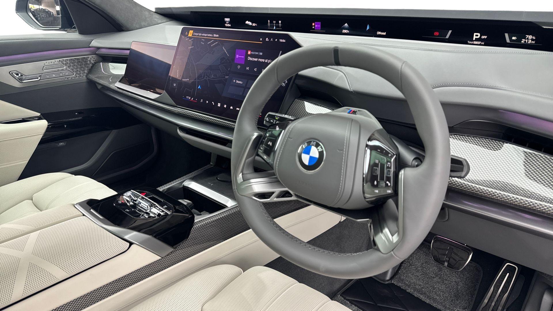 BMW i7 view 6