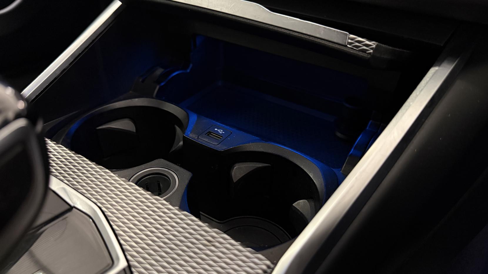 BMW 3 Series view 22