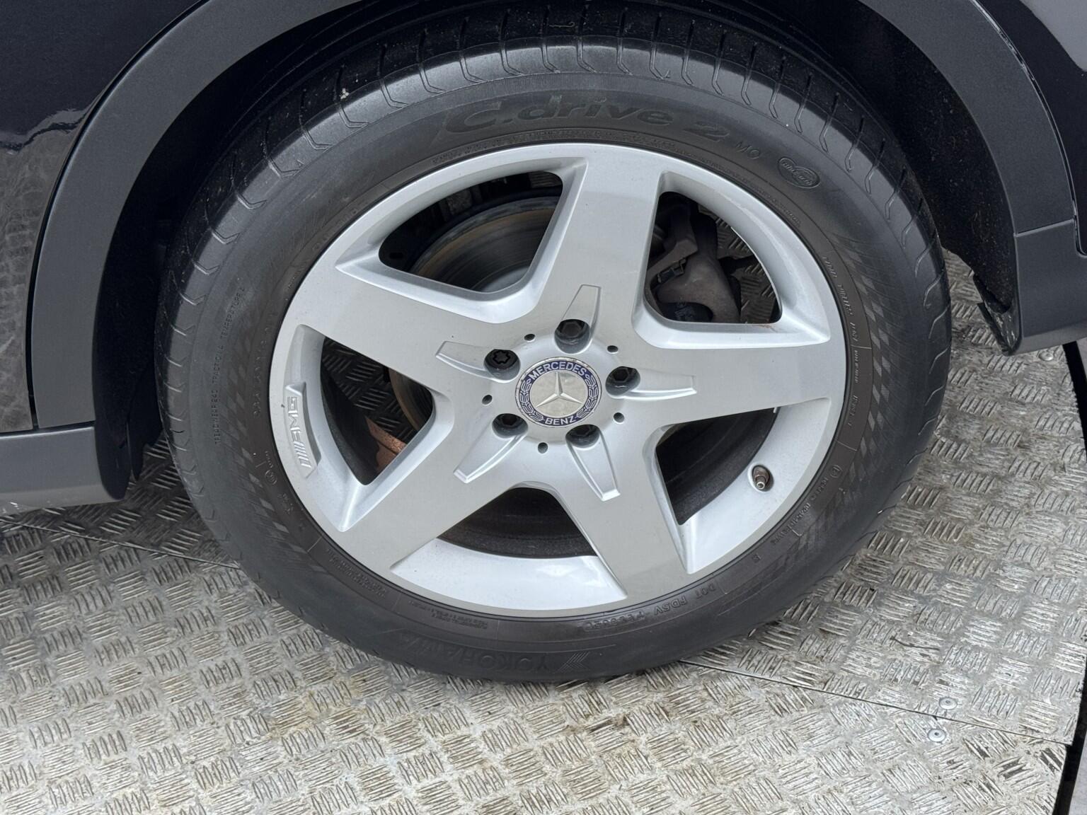 Mercedes-Benz GLA view 25