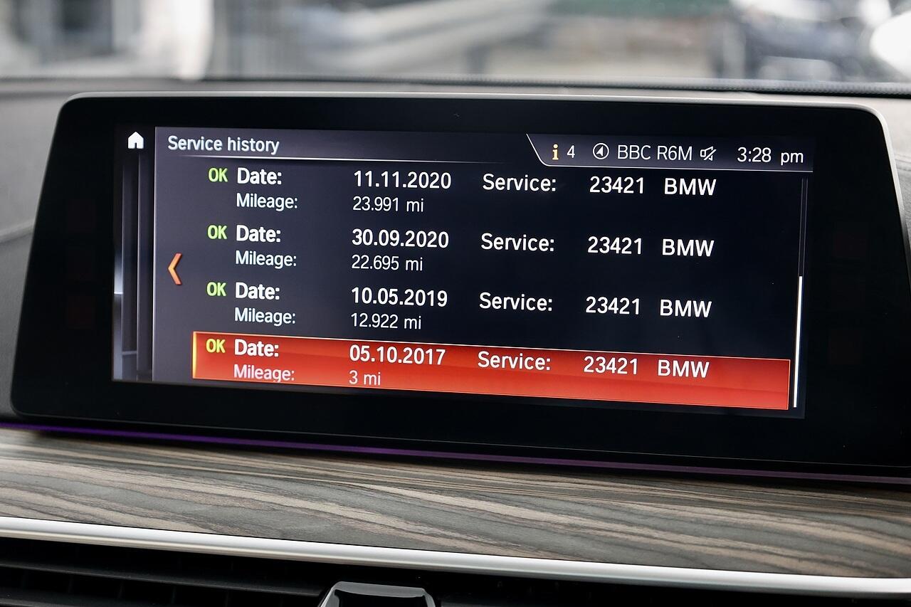 BMW 5 Series view 28