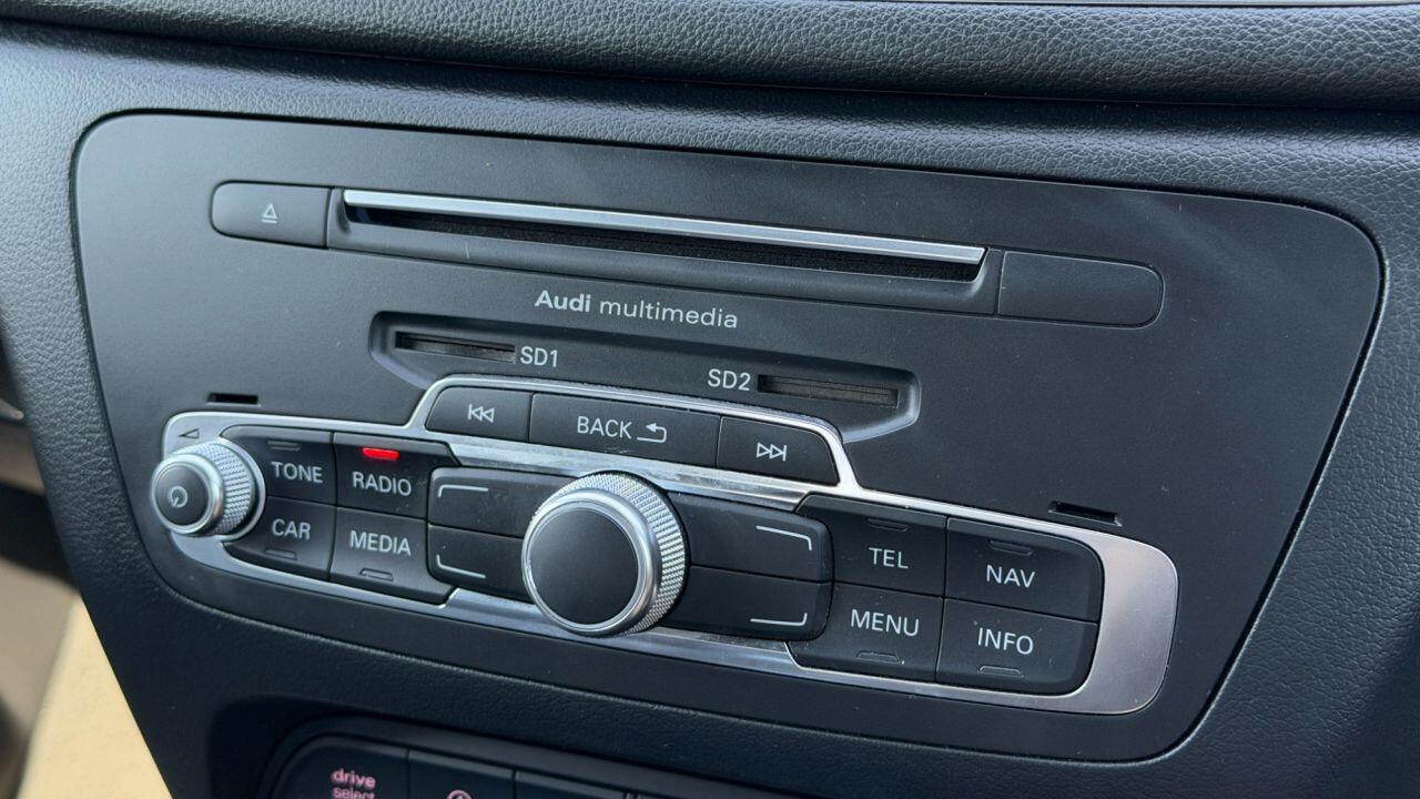 Audi Audi Q3 view 19