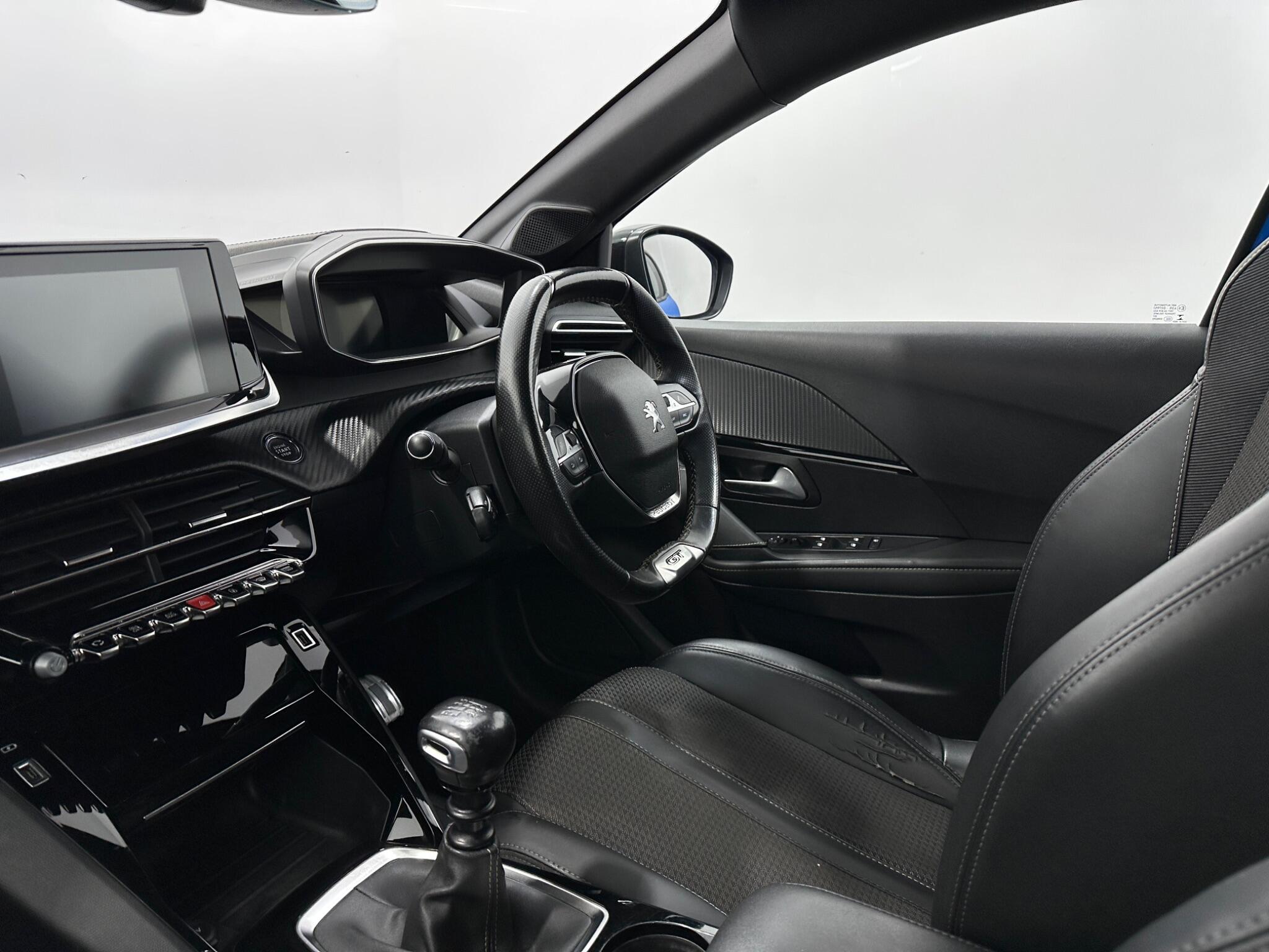 Peugeot 208 view 29
