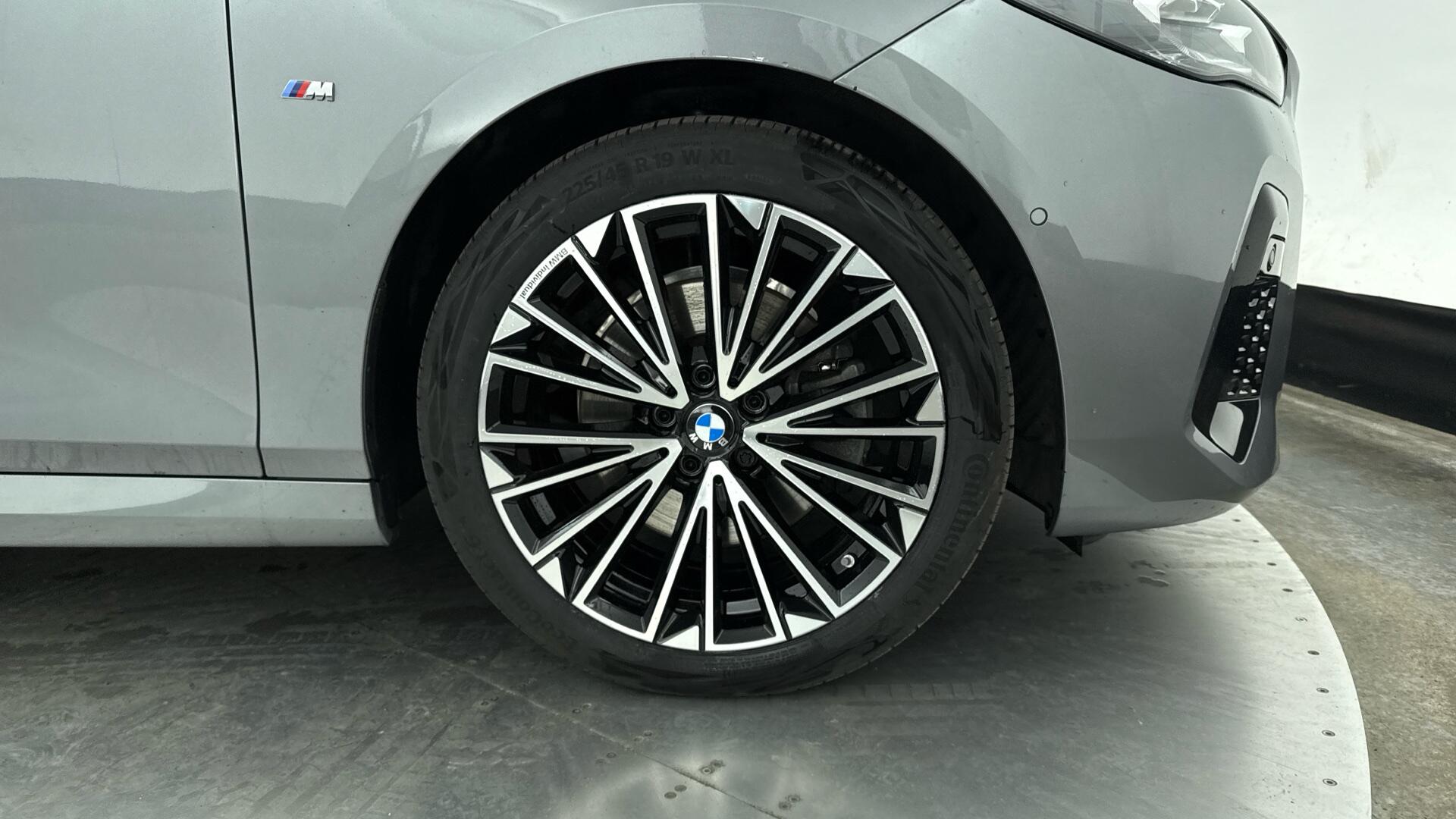 BMW 2 Series view 14