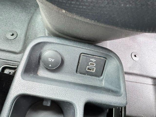 Ford Transit Connect view 26