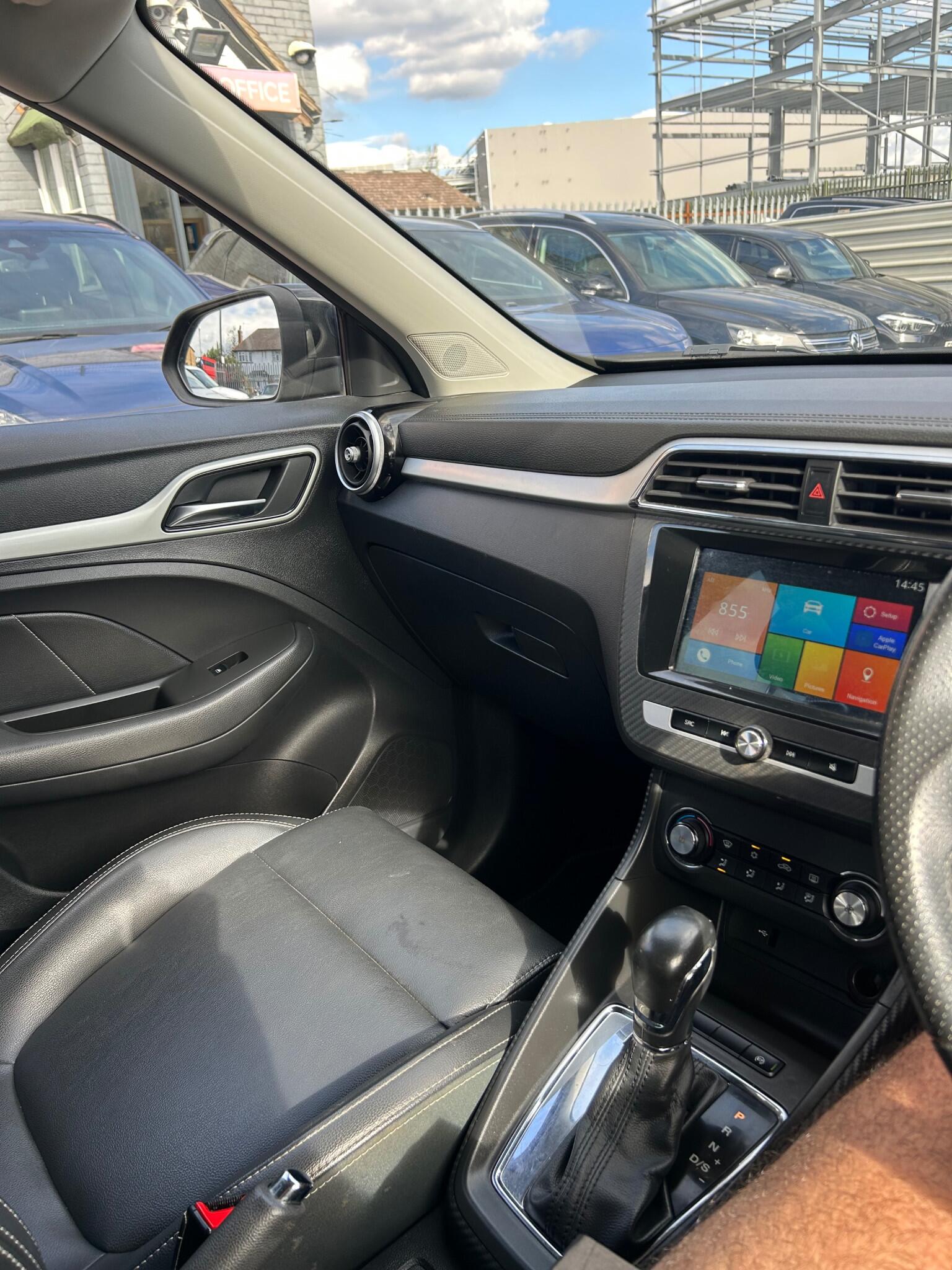 MG ZS view 9
