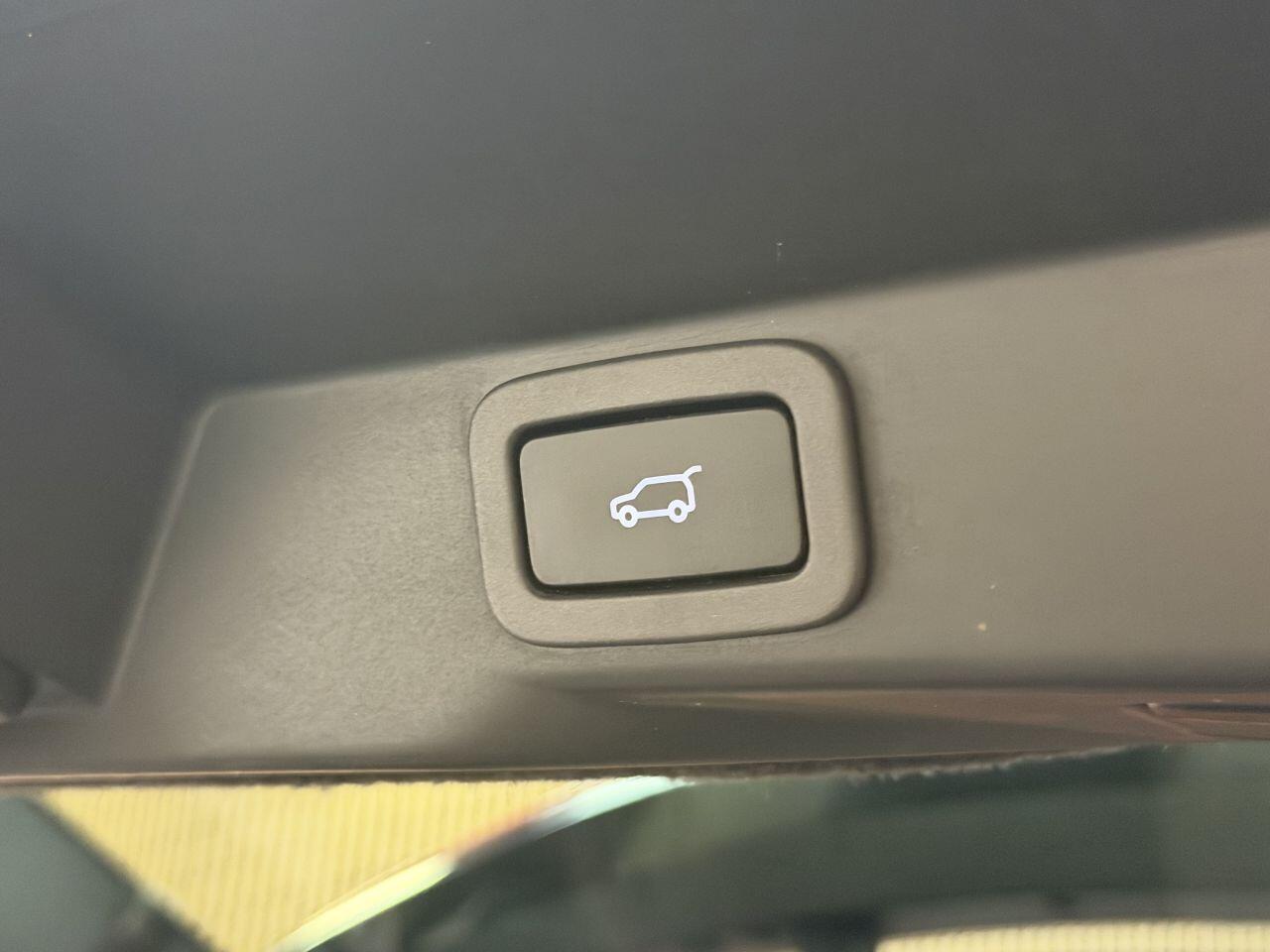 Land Rover Range Rover Sport view 18