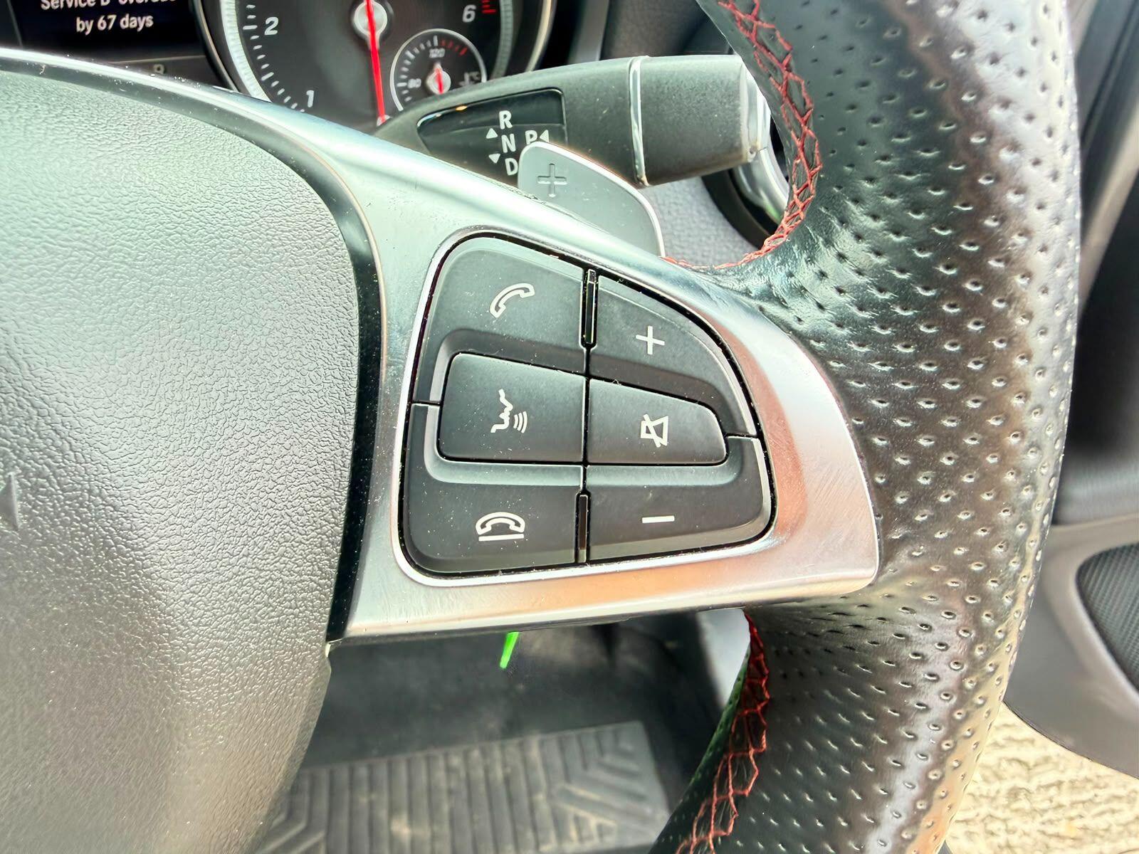 Mercedes-Benz Gla view 22