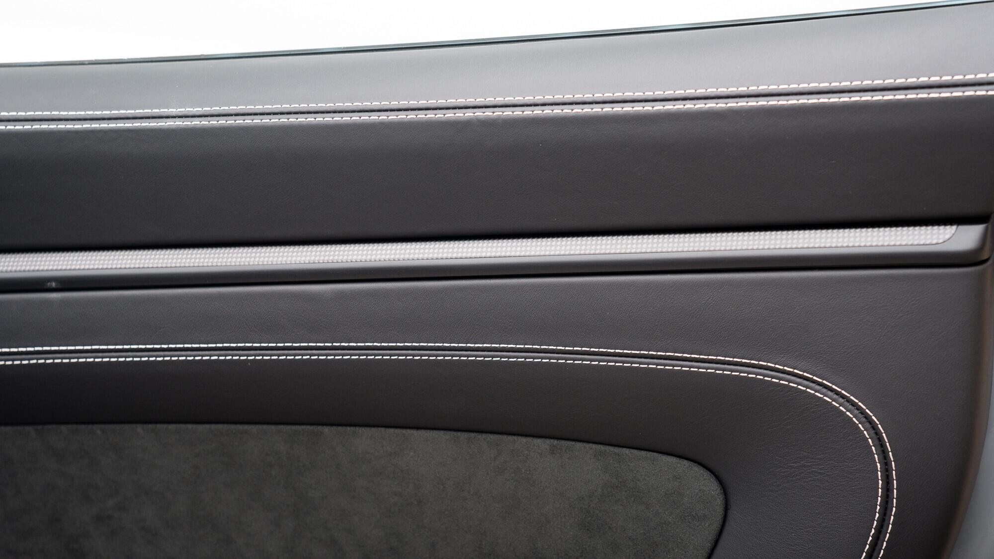 Porsche 911 view 38