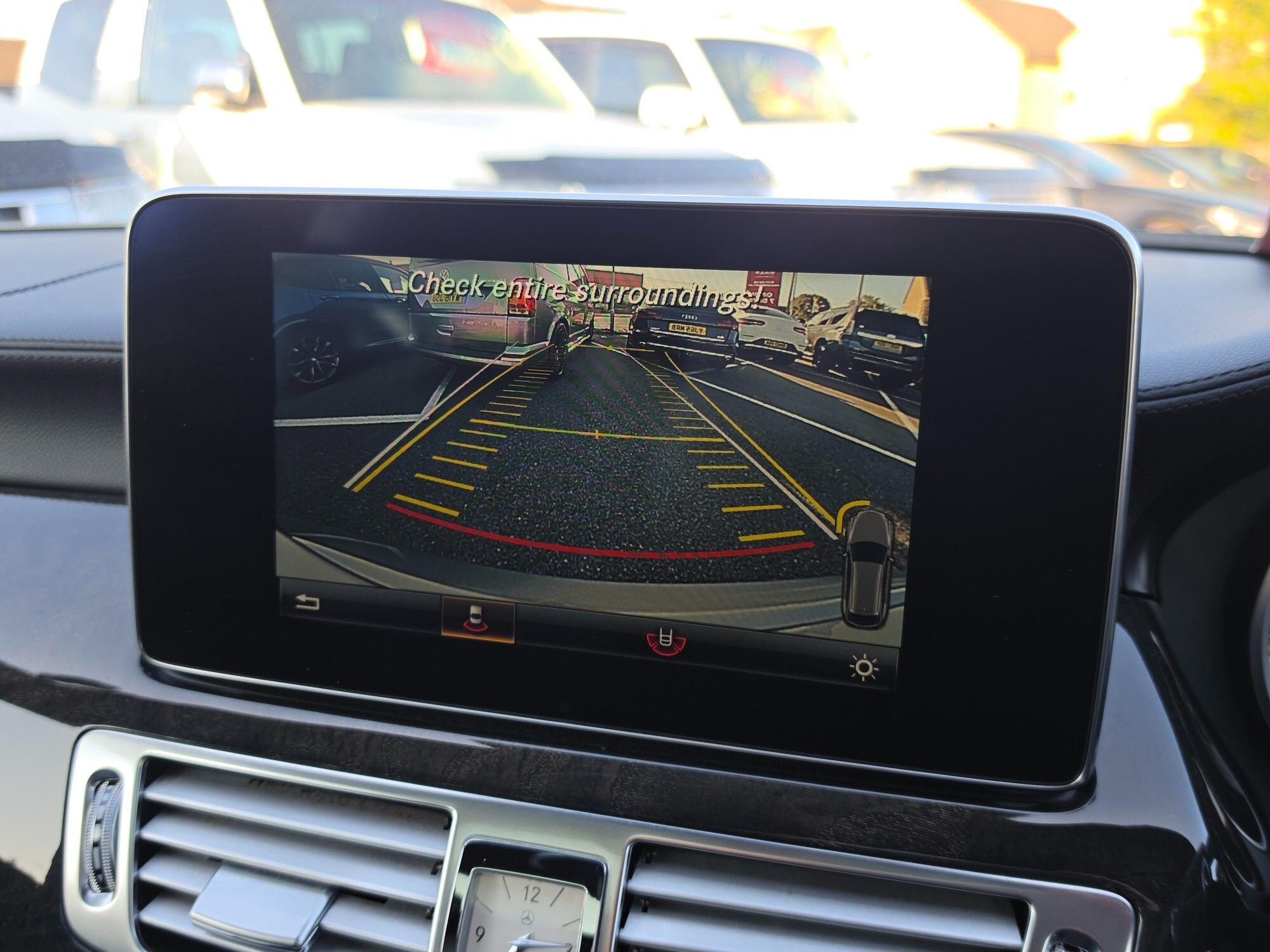 Mercedes-Benz CLS view 104