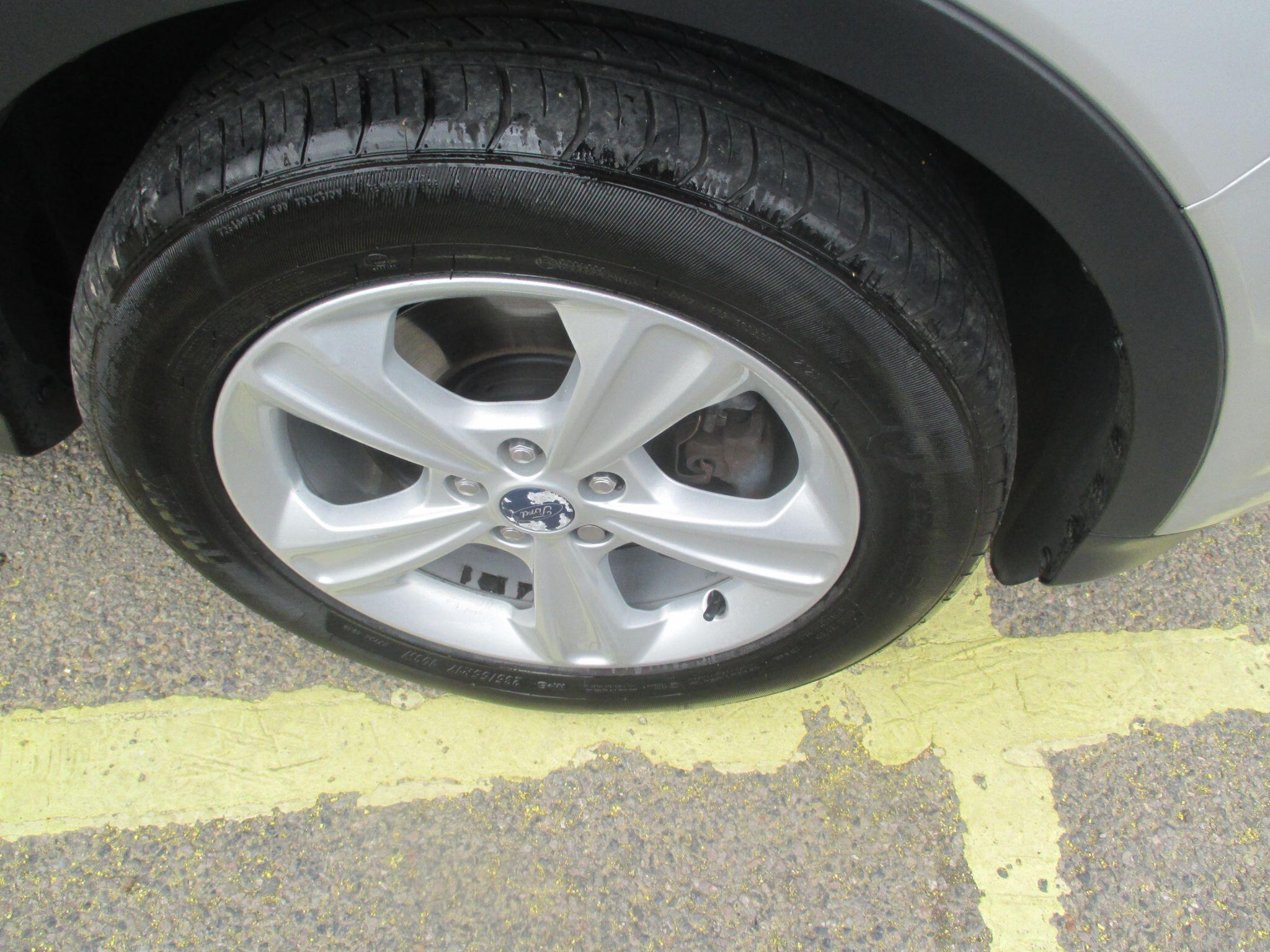 Ford Kuga view 25