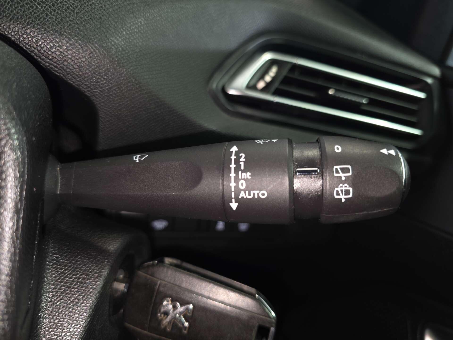 Peugeot 308 view 22
