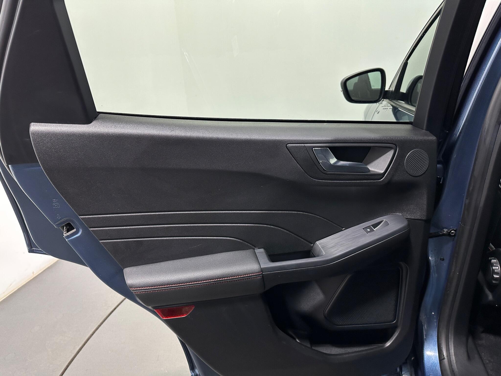 Ford Kuga view 40