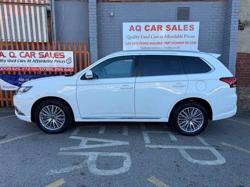 Mitsubishi Outlander view 4