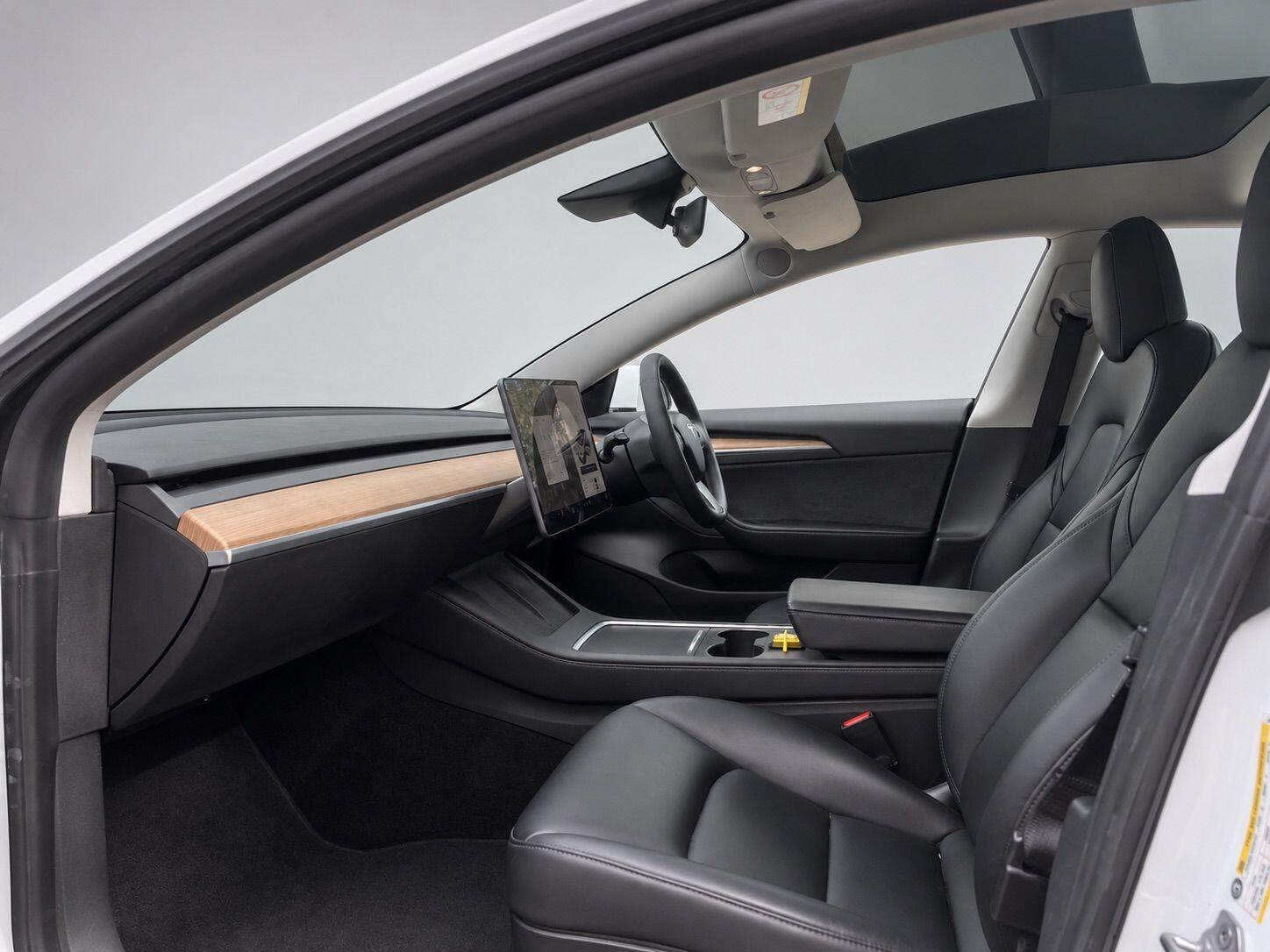 Tesla Model 3 view 30