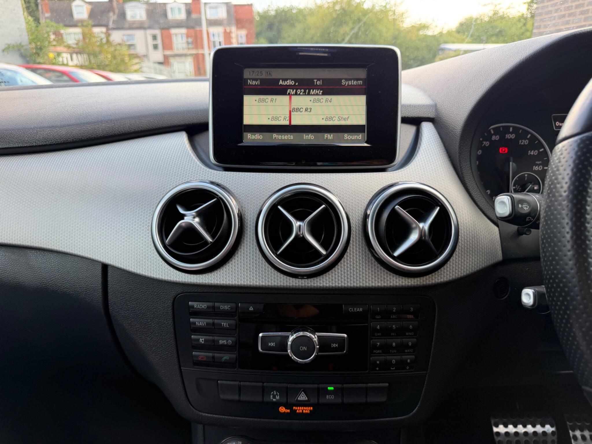 Mercedes-Benz B-Class view 31