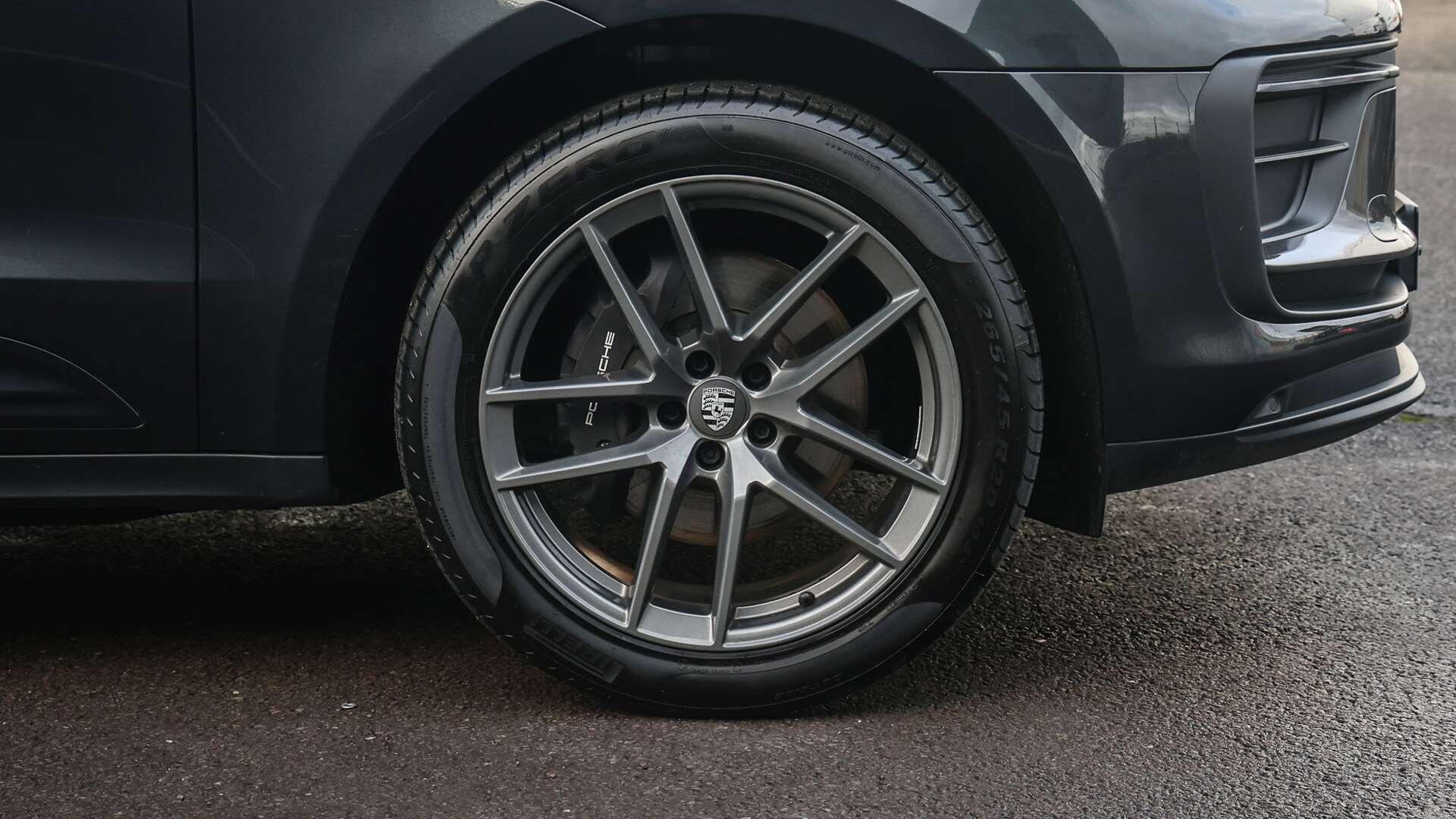 Porsche Macan view 6