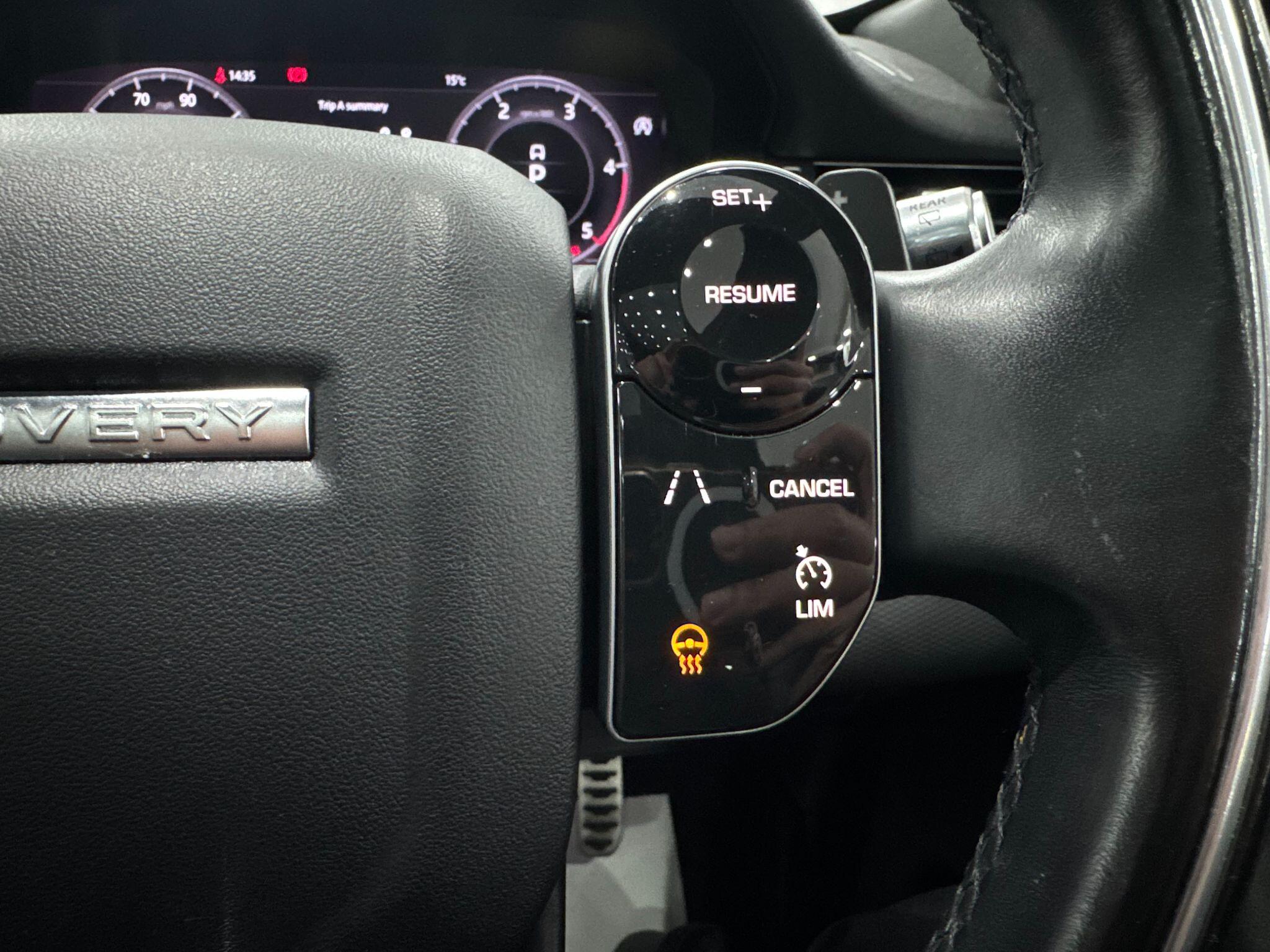 Land Rover Discovery Sport view 32
