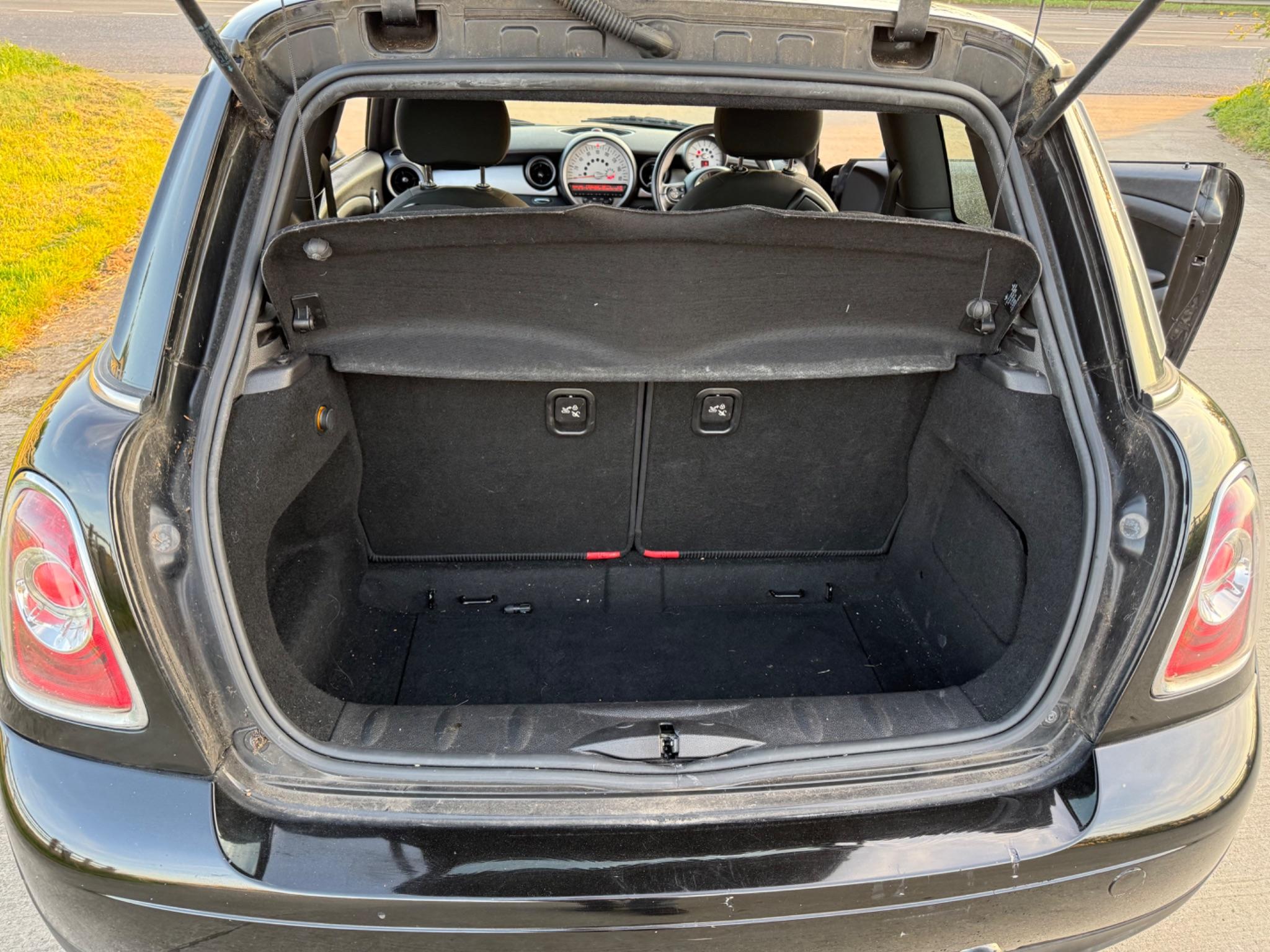MINI Hatch 1.6 Cooper Euro 5 (s/s) 3dr — photo 36 of 78