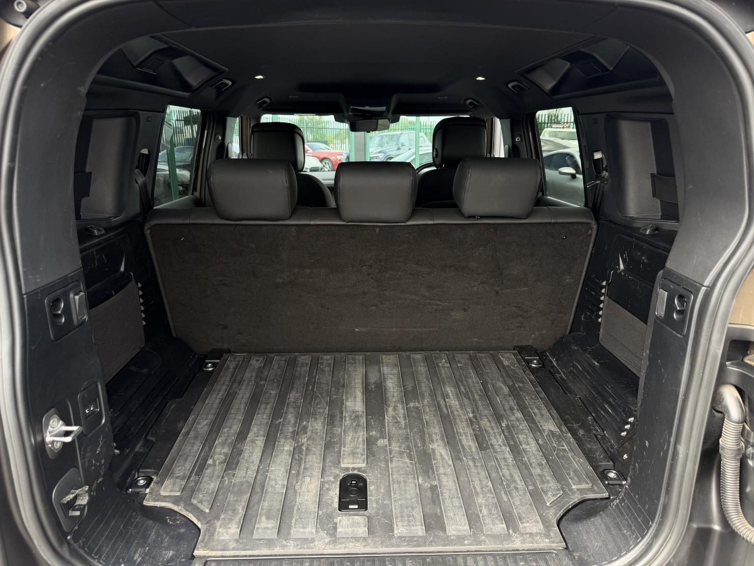 Land Rover Defender view 48