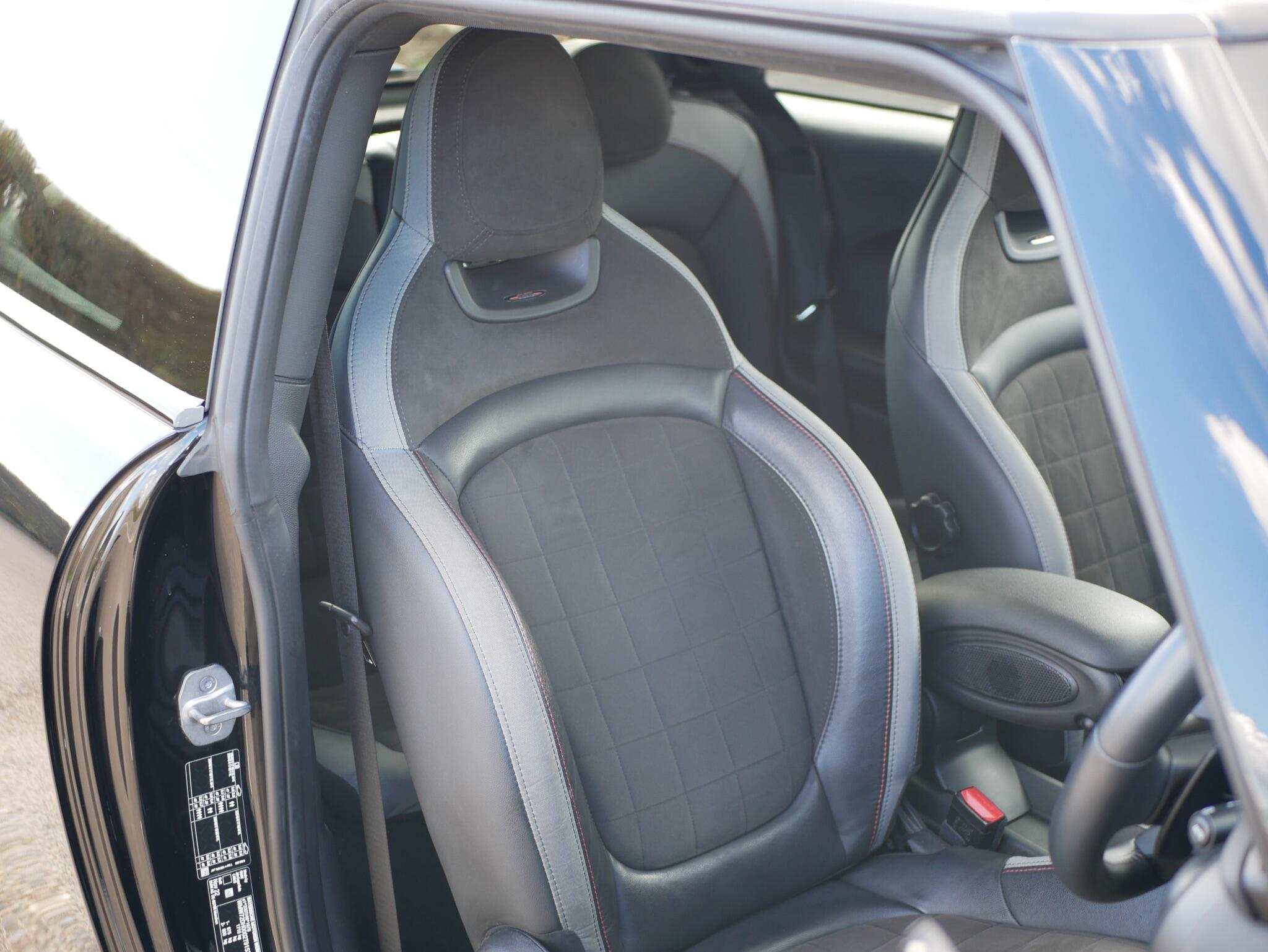 Mini Hatch view 3