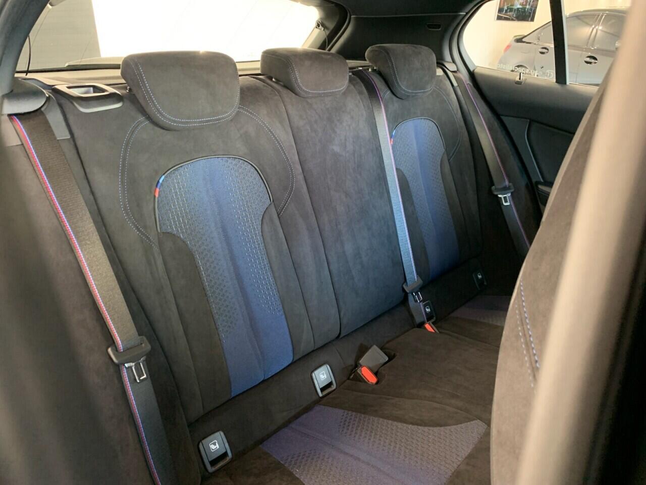 BMW 1 Series view 26