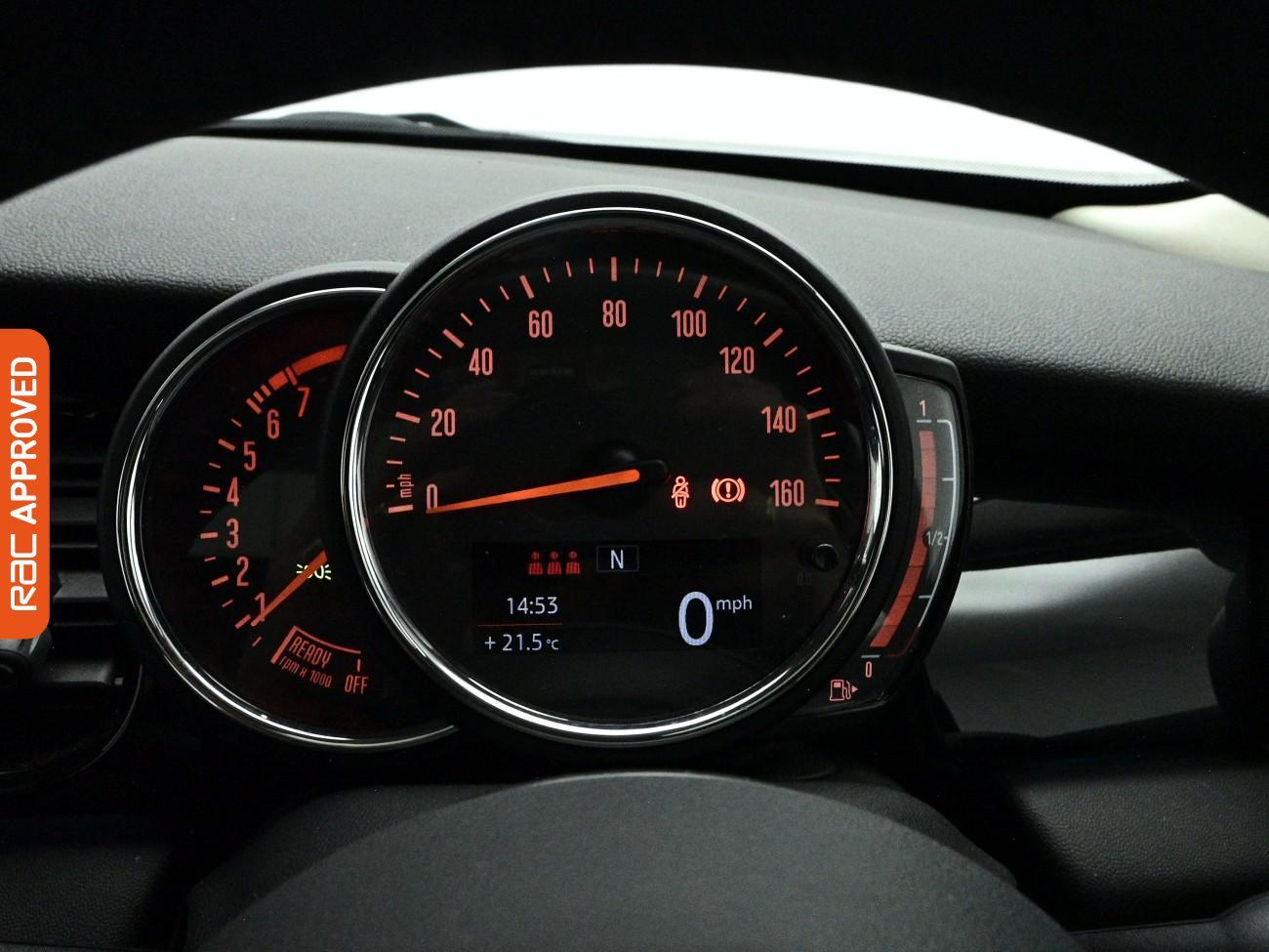 Mini Hatch view 11