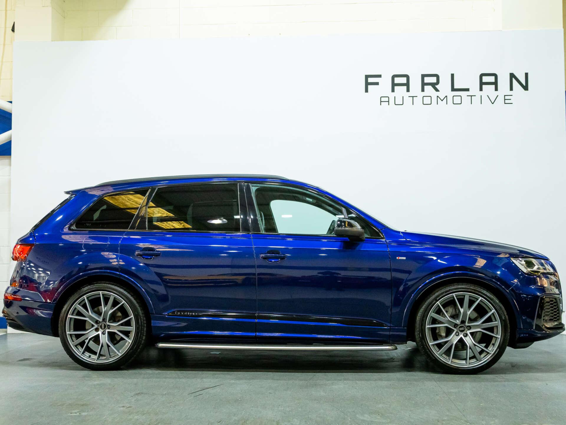 Audi Q7 view 18