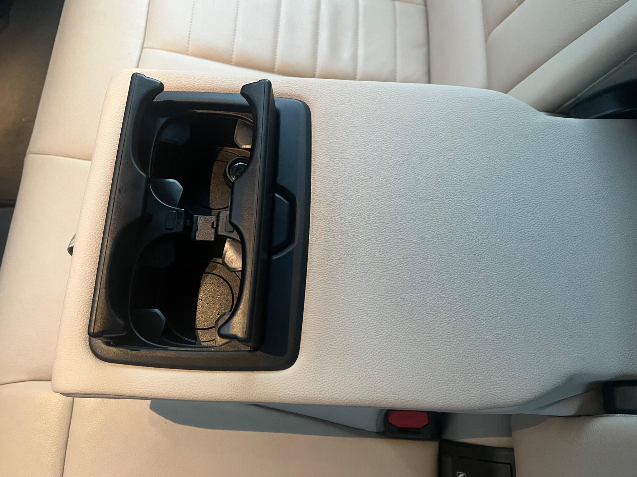 BMW 3 Series view 22
