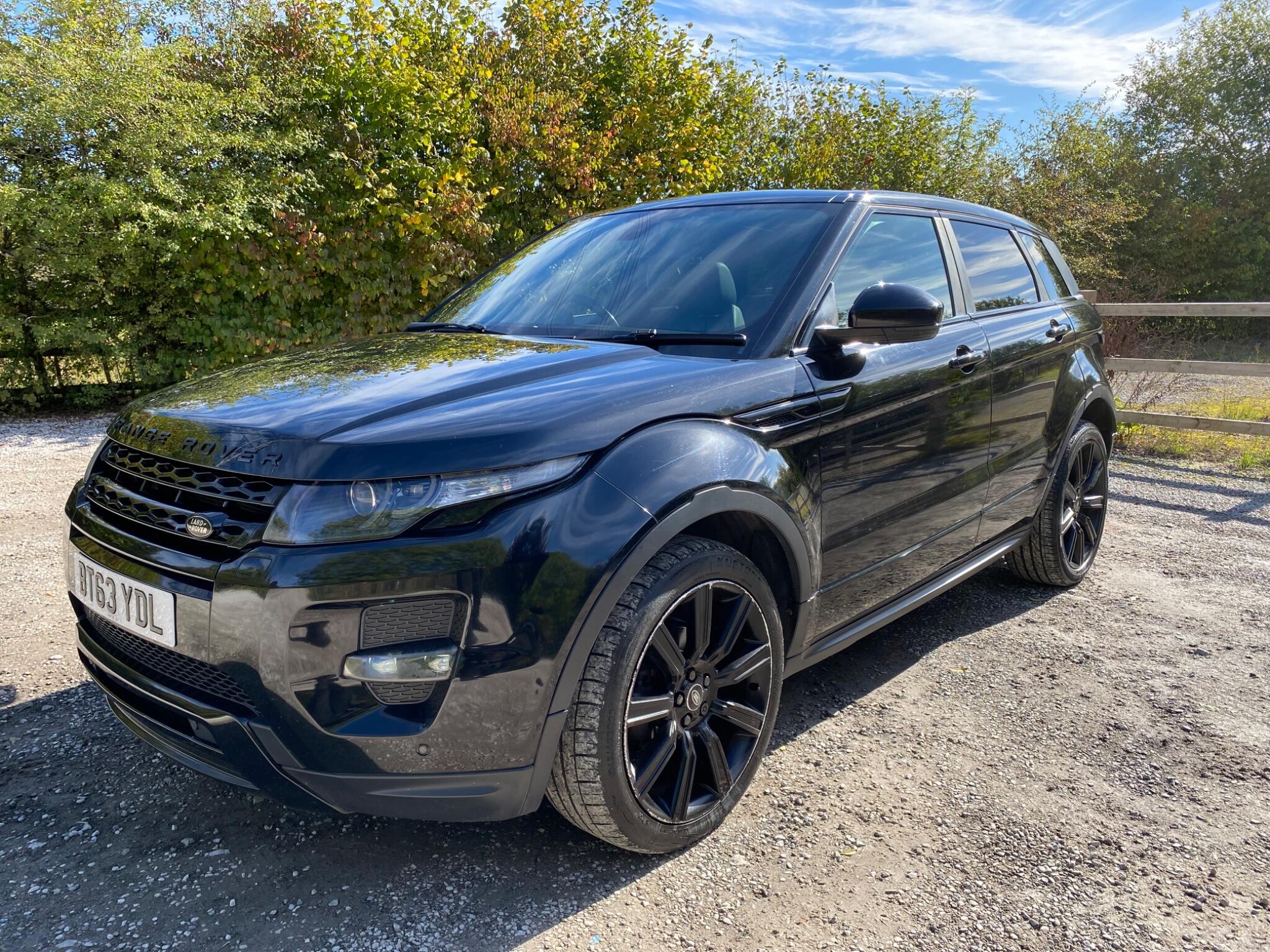 Land Rover Range Rover Evoque view 3