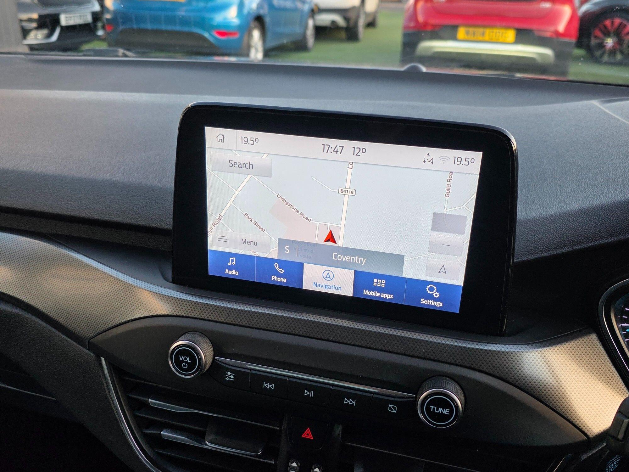 Ford Focus view 12