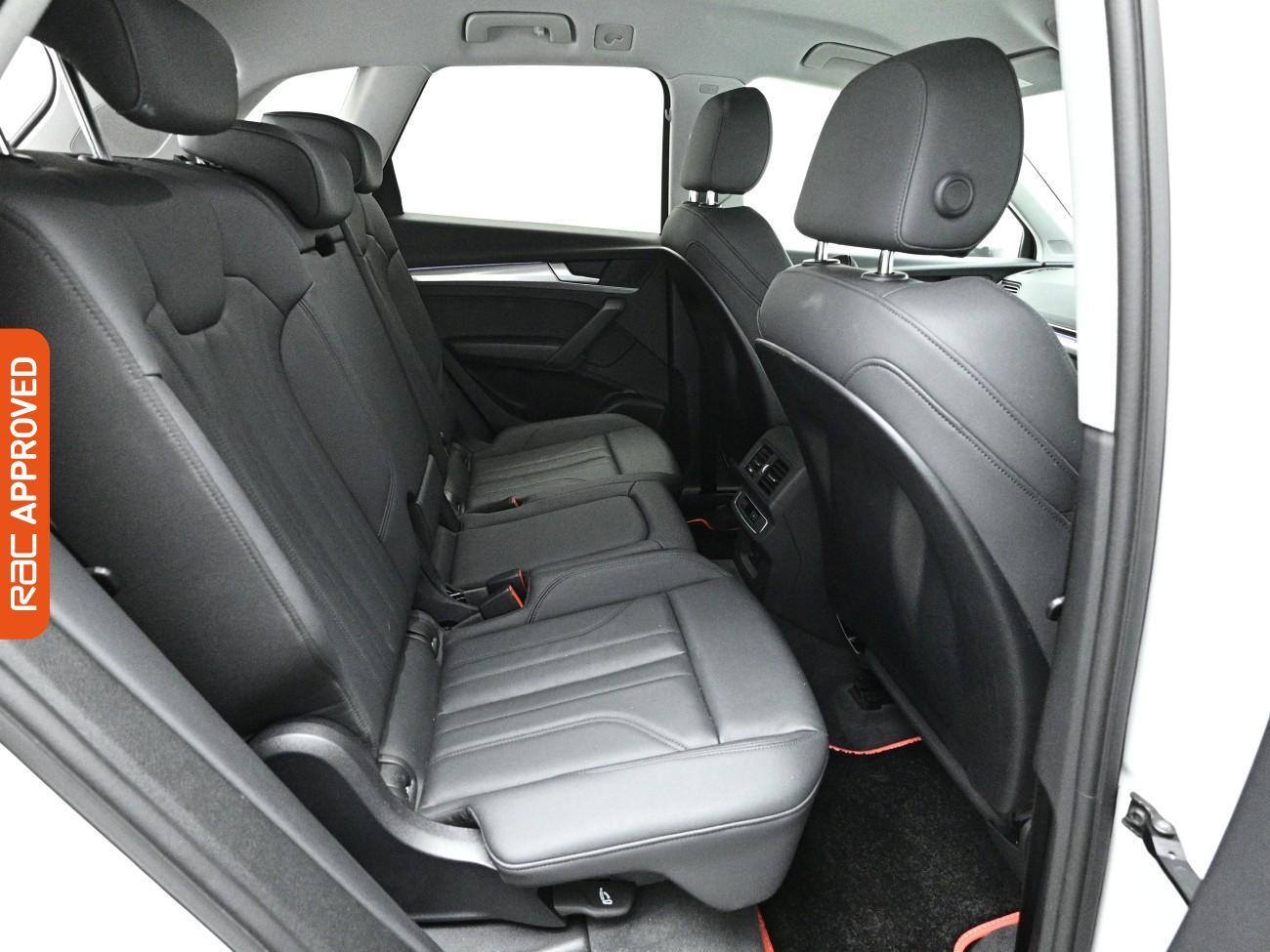 Audi Q5 view 14