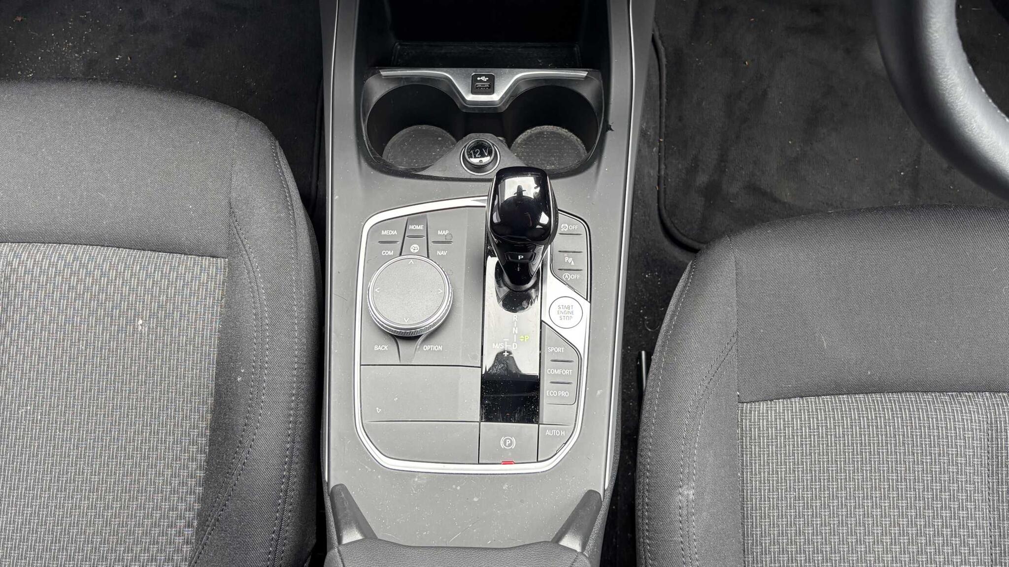 BMW 1 Series view 13
