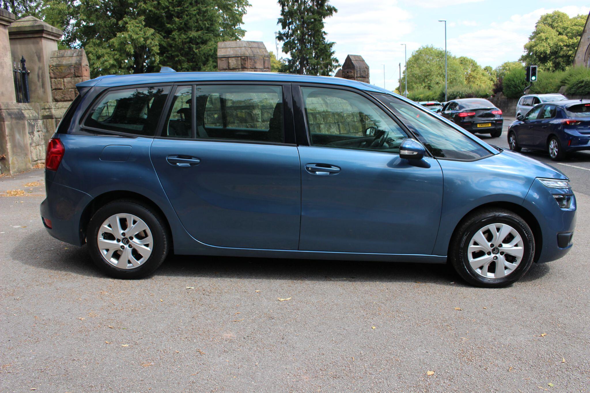 Citroen Grand C4 Picasso view 2