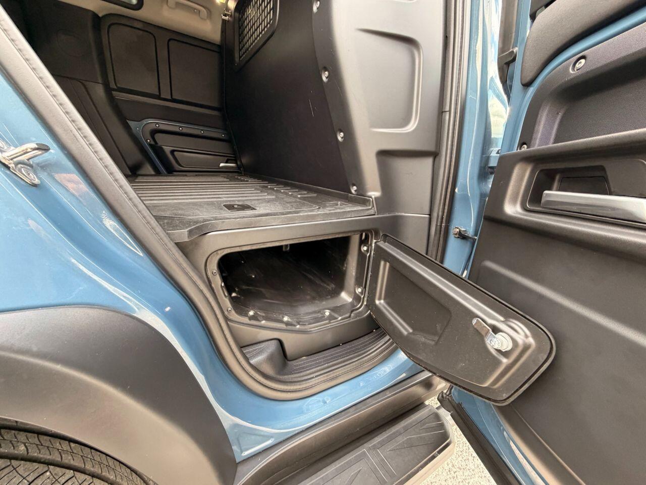 Land Rover Defender view 26