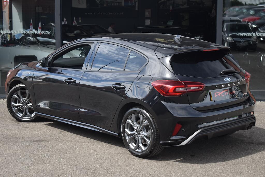 Ford Focus view 2