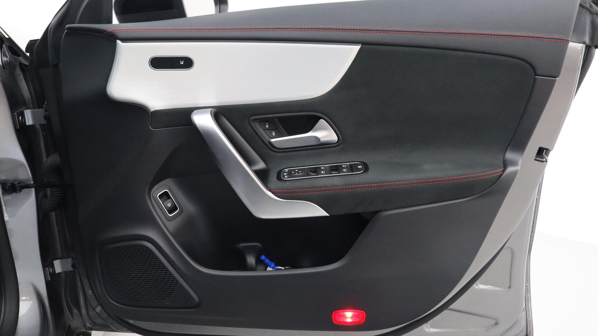 Mercedes-Benz Cla view 20