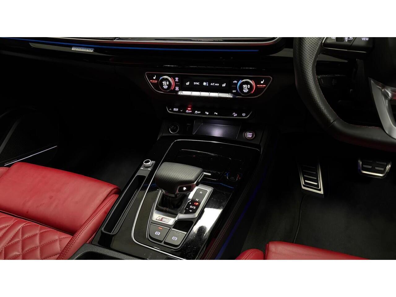 Audi SQ5 view 17